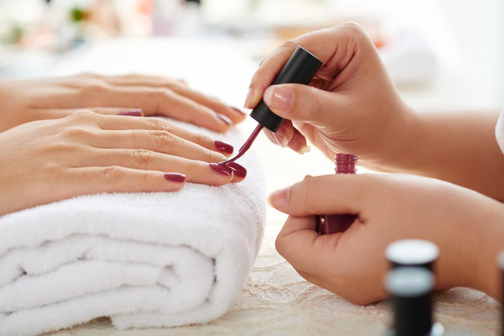 Manucure dans l'institut Dream beauty à Toulon